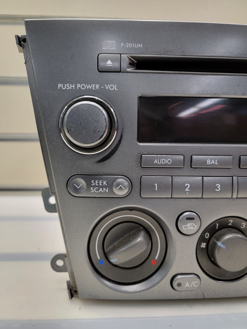 🔥2005-2006 Subaru Legacy AM FM Radio Single Disc CD Player 86201AG62A