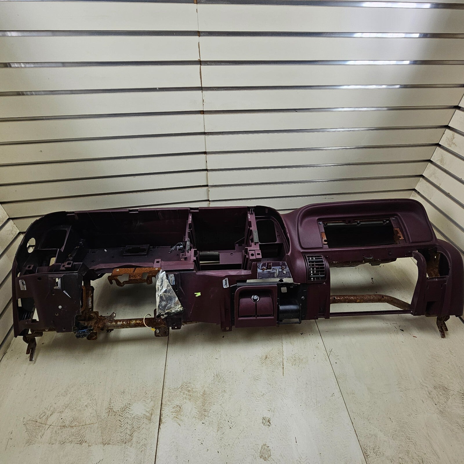 🔥95-99 CHEVY GMC SILVERADO C/K Dashboard DASH CORE Frame Mount DARK RED DB2