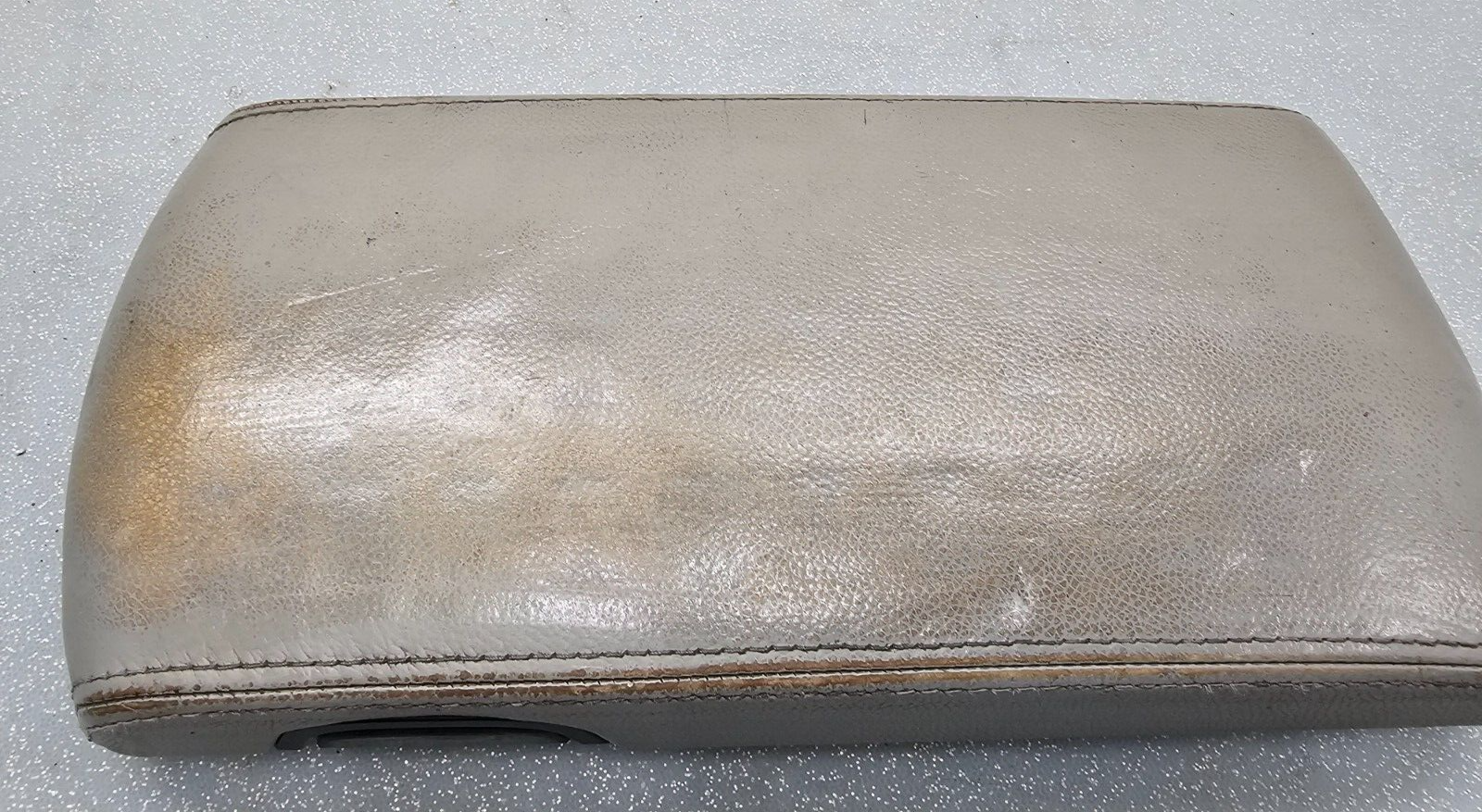 🔥04-09 Dodge DURANGO Center Console ARMREST LID COVER TOP PAD ASSEMBLY OEM GRAY