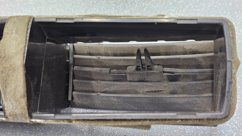 🔥05-07 Toyota Sienna Dash Air Vent Center Middle AC Heater Conditioning black