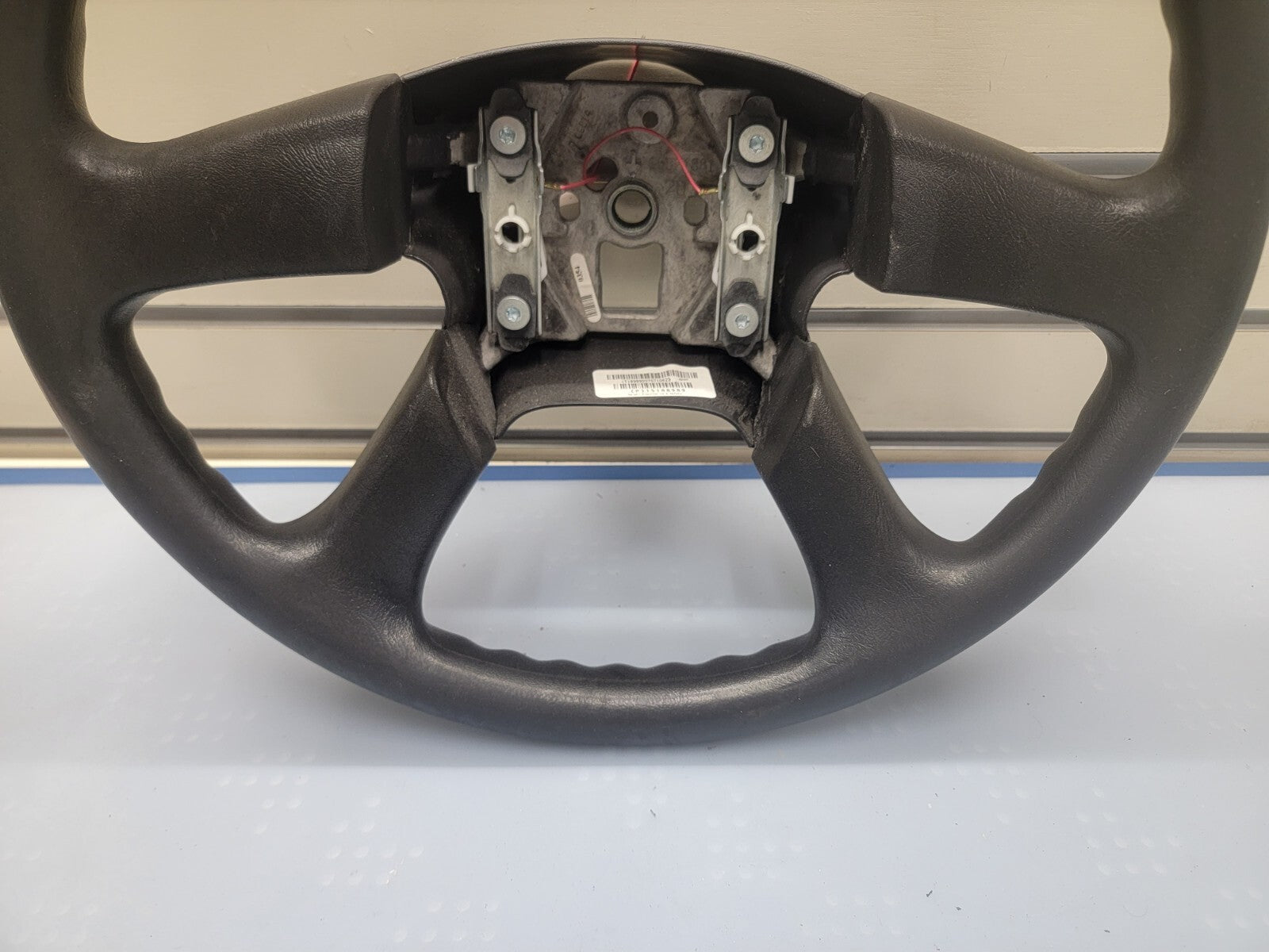 02-09 Trailblazer Envoy03-06 SILVERADO SIERRA YUKON STEERING WHEEL LEATHER BLACK