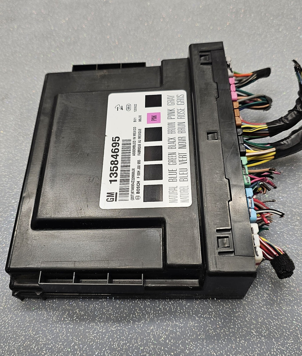 🔥13-17 Chevy Equinox GMC Terrain Acadia Body Control Module BCM BCU Assembly
