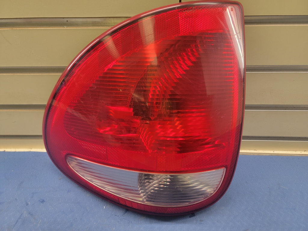 🔥2004-2007 Dodge Caravan RIGHT Tail Light Fits  OEM