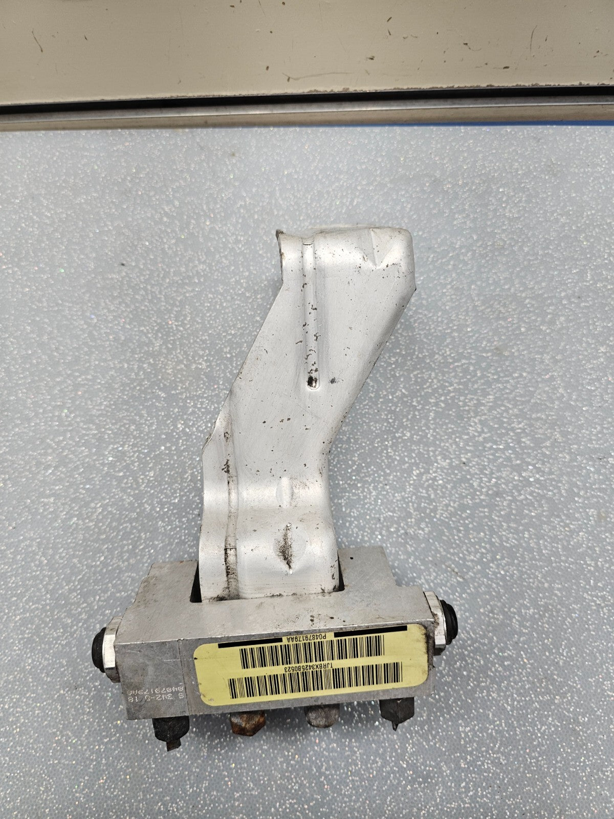 🔥2003-2006 Chrysler Sebring brake proportioning valve  OEM D2