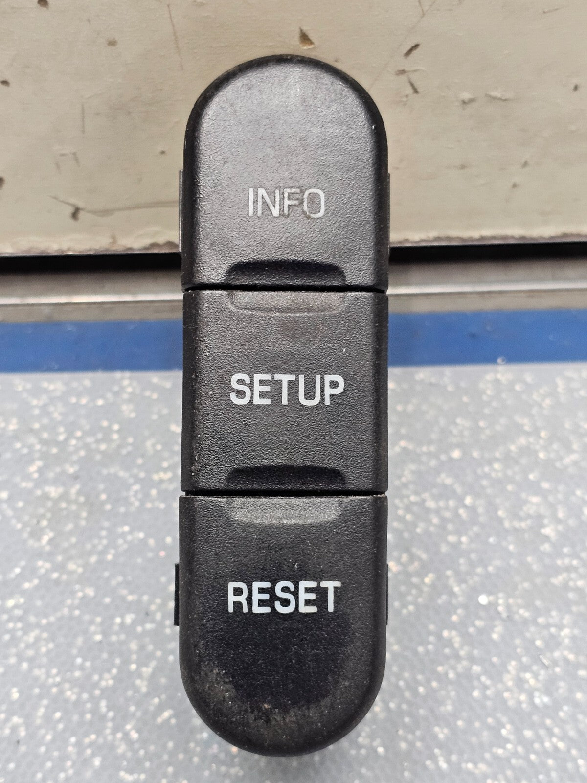 02-05 Explorer Mountaineer Left Driver Information Display Switch SETUP Assembly