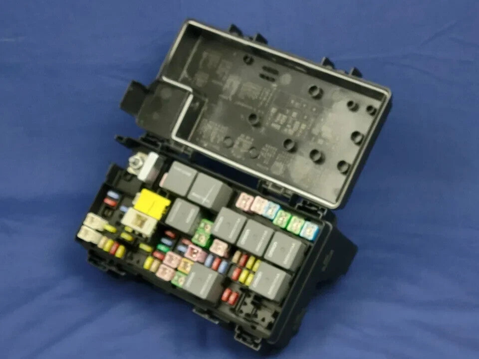 🔥08-09 Dodge Grand Caravan Journey Town Country Fuse box TIPM Power Module OEM