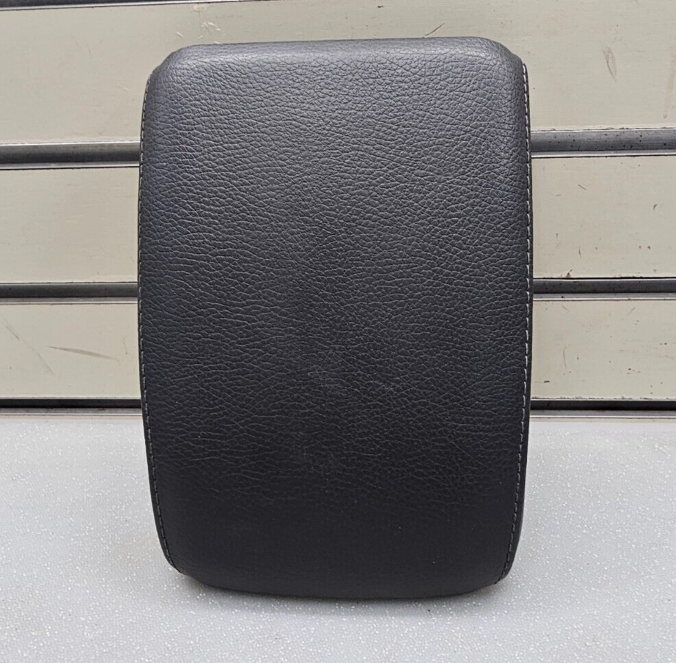🔥05-08 Volkswagen VW Jetta Center Console Arm Rest Leather Cover Lid Black OEM