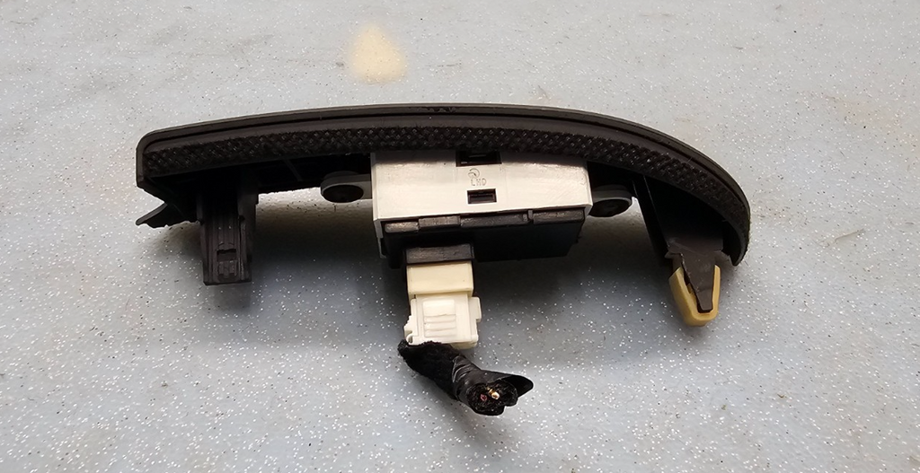 05-07 Sonata Dash Right Passenger Sensor Display Seat Belt Reminder Light Black