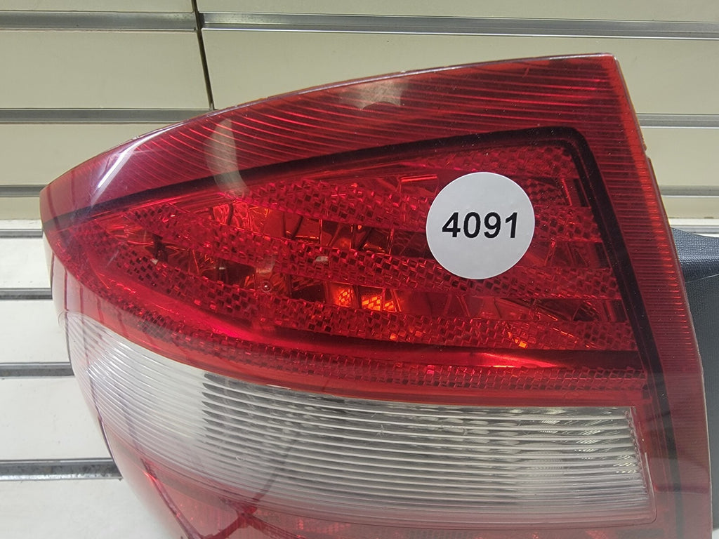 🔥2005-2007 Ford Five Hundred Tail Light taillight lamp left driver side