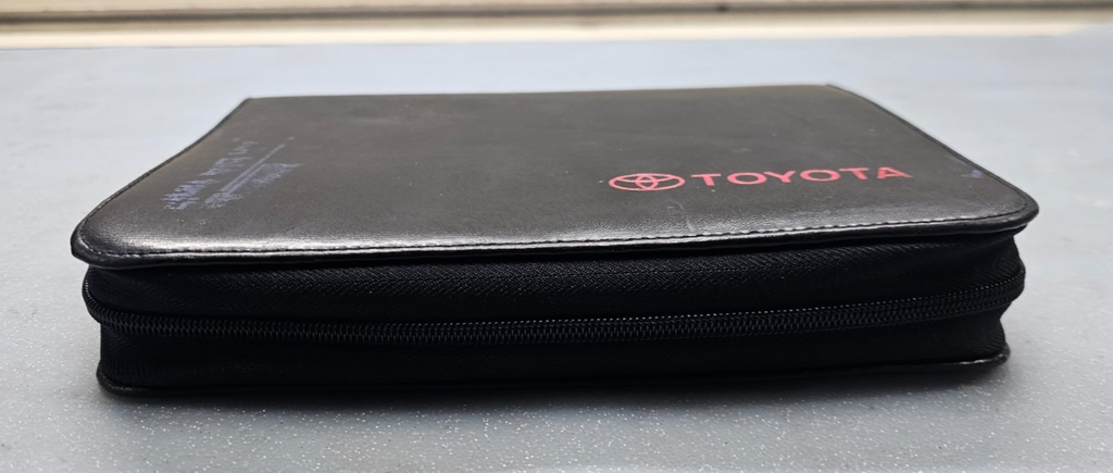 2002 Toyota Camry Corolla Tundra Tacoma Rav4 Celica Sequoia Portfolio Book Cover