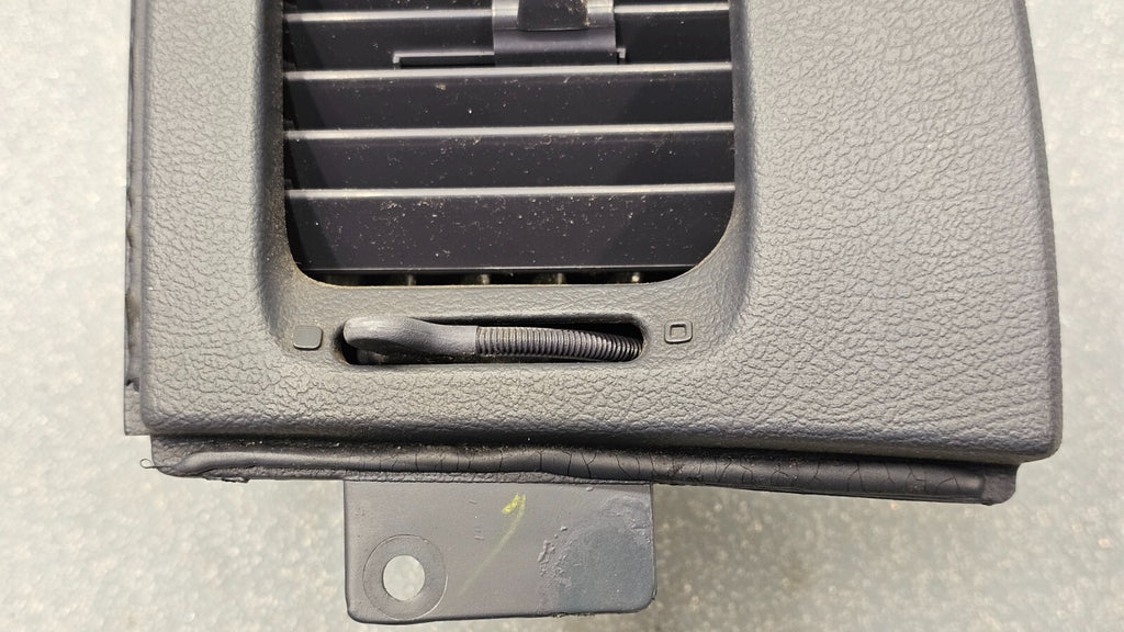 98-11 Grand Marquis Crown Victoria Dash Right Passenger AC Heater Air Vent Black