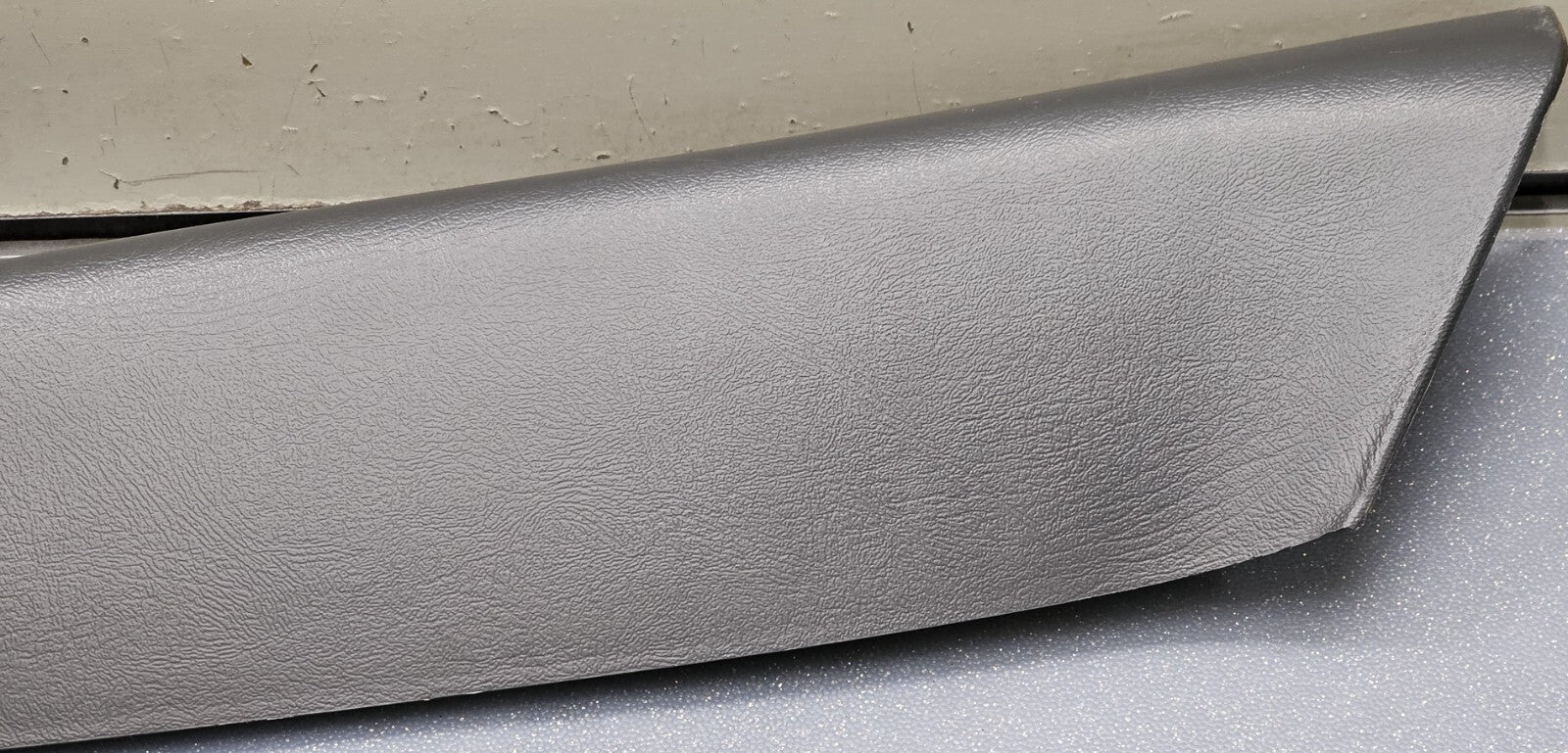 🔥99-06 SILVERADO SIERRA Roof Molding A PILLAR Trim LEFT Driver DARK GRAY P3
