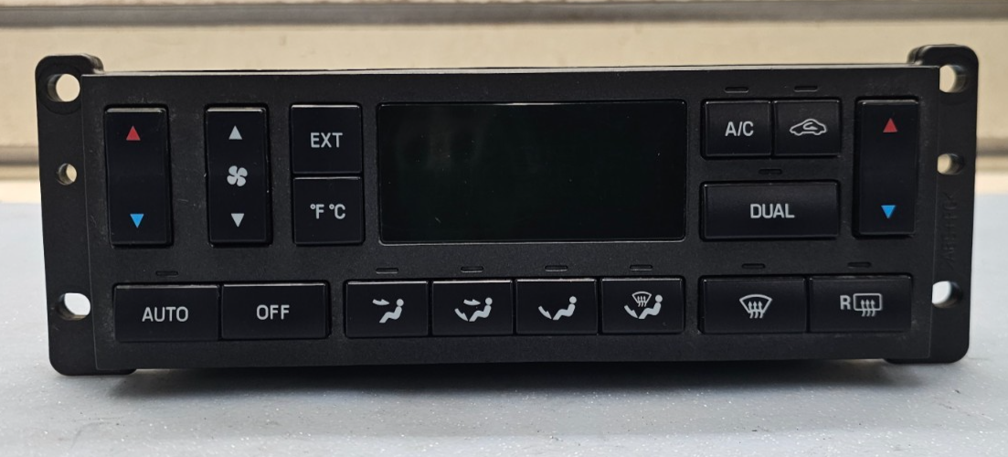 🔥03-06 TOWN CAR Dash AC A/C HVAC Heater Climate Control Panel Temperature
