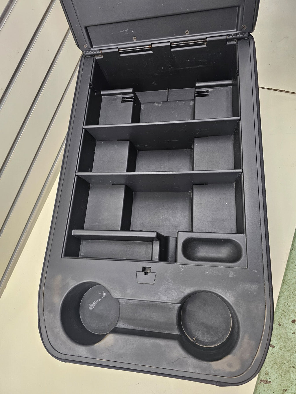 04-08 NISSAN TITAN Front Center Console Jump Seat Cup Drink Holder Black Leather