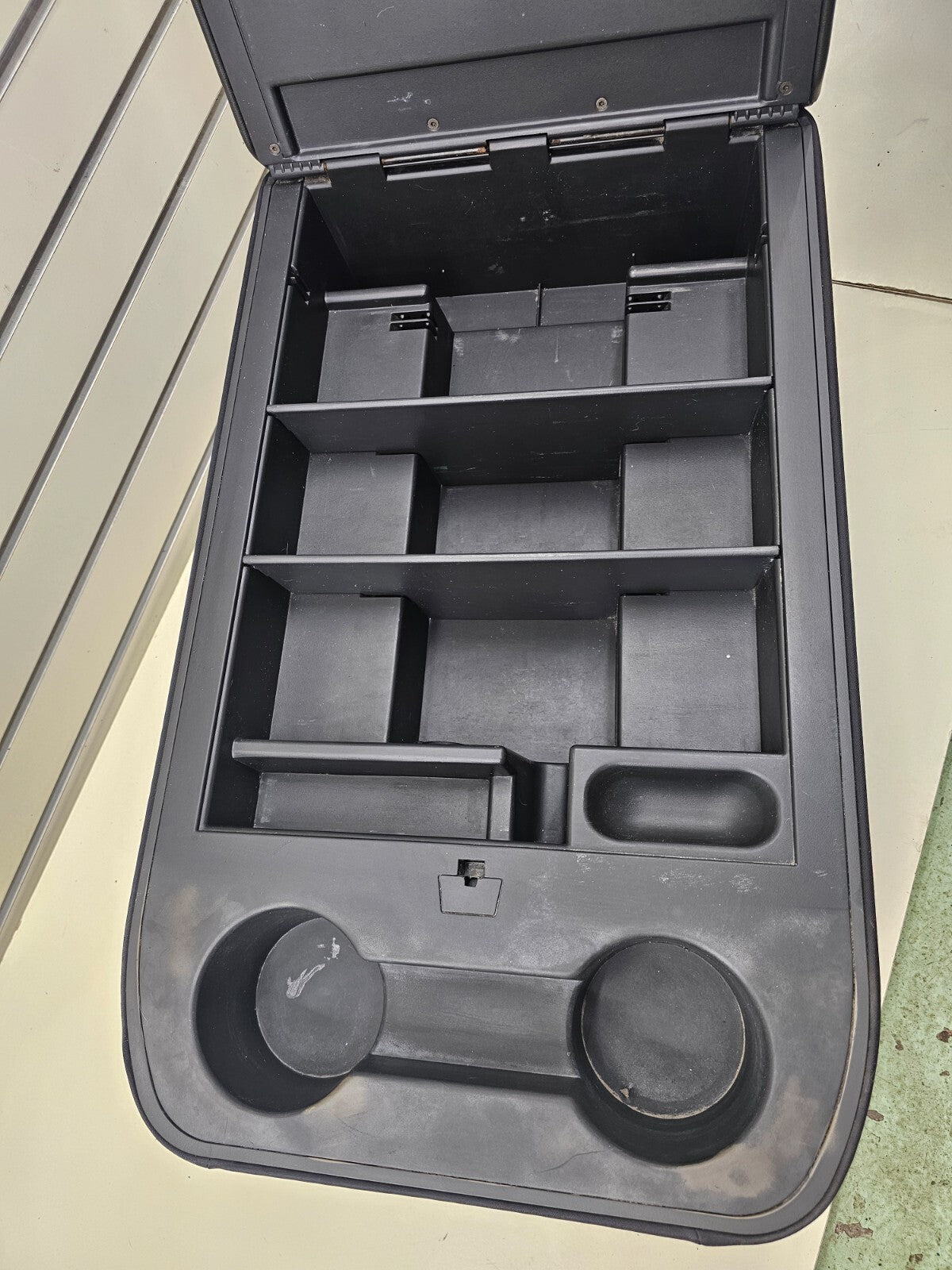04-08 NISSAN TITAN Front Center Console Jump Seat Cup Drink Holder Black Leather