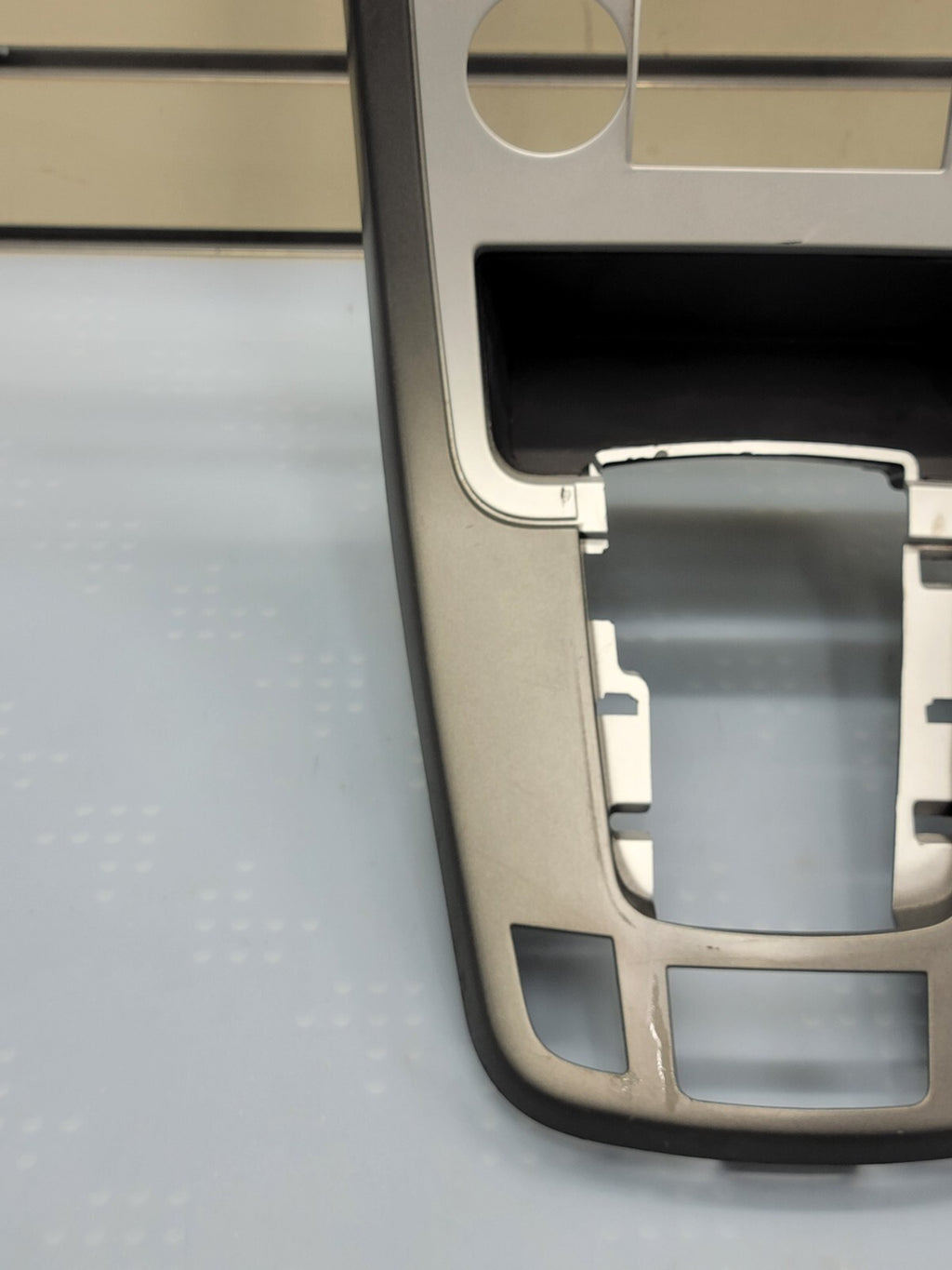 07-09 Chevrolet Equinox Center Dash Radio Climate Bezel Surround Trim silver