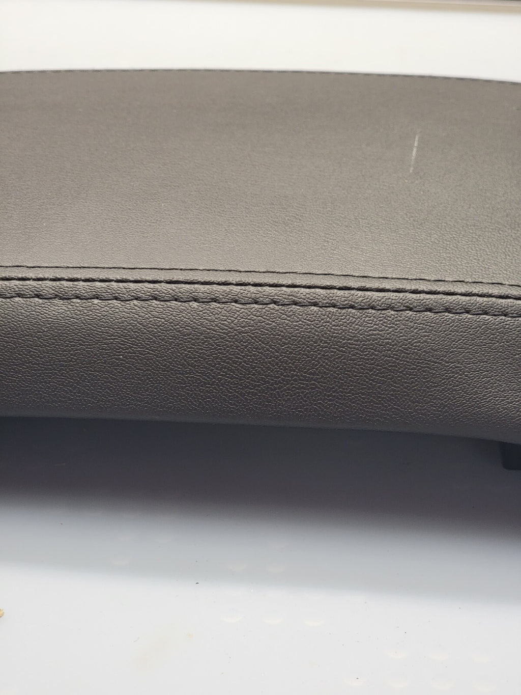 2007-2010 Ford Edge Center Console Lid Leather Arm rest Assembly OEM Black