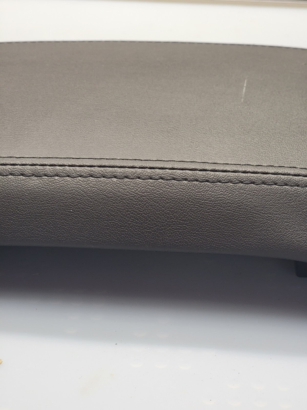 2007-2010 Ford Edge Center Console Lid Leather Arm rest Assembly OEM Black