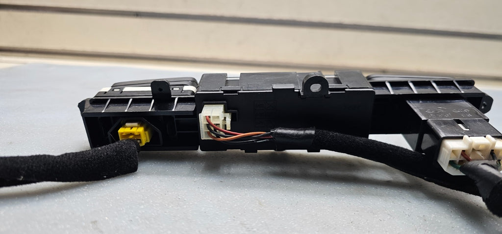 🔥05-09  Kia Sportage Dash Digital Clock HAZARD SWITCH BUTTON Unit