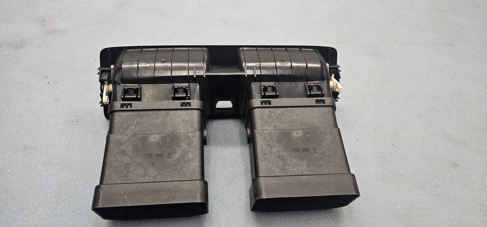 🔥04-07 Volvo S40 Front Middle Dash Center Air Vent Heater Conditioning Black