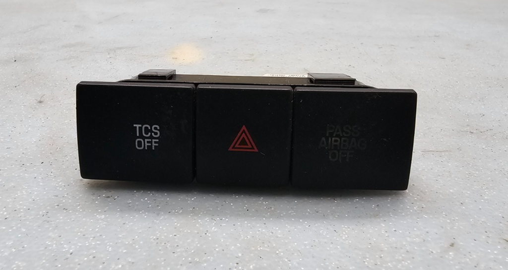 06-09 FUSION MERCURY MILAN CENTER DASH HAZARD BUTTON SWITCH PASS RADIO BEZEL