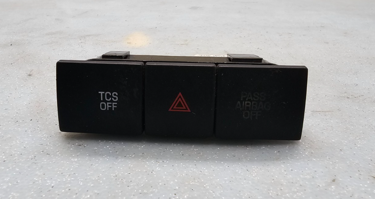 06-09 FUSION MERCURY MILAN CENTER DASH HAZARD BUTTON SWITCH PASS RADIO BEZEL
