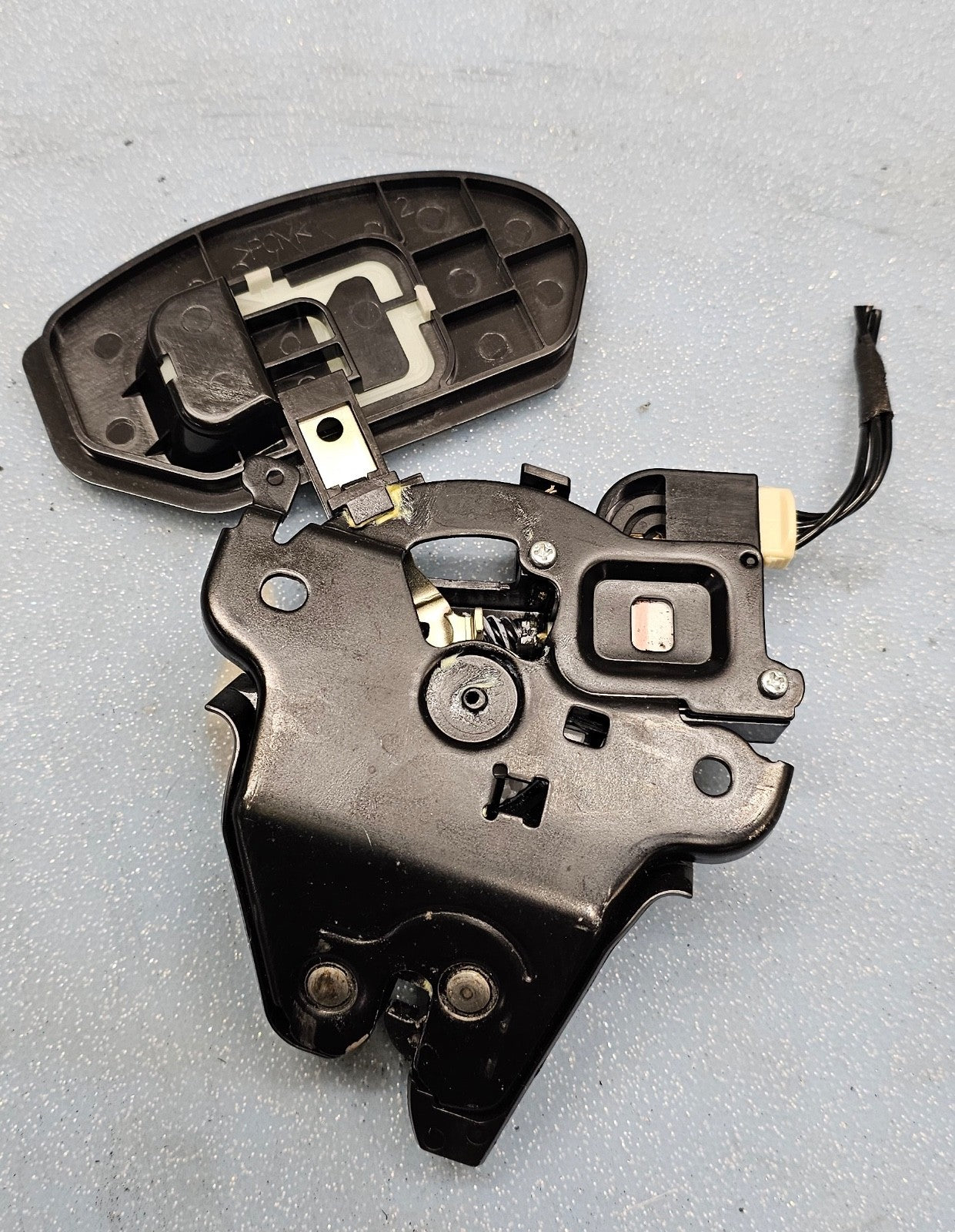 09-13 Mazda 3 6 Sedan Power Trunk Latch Lid Deck Lock Release Tailgate Actuator