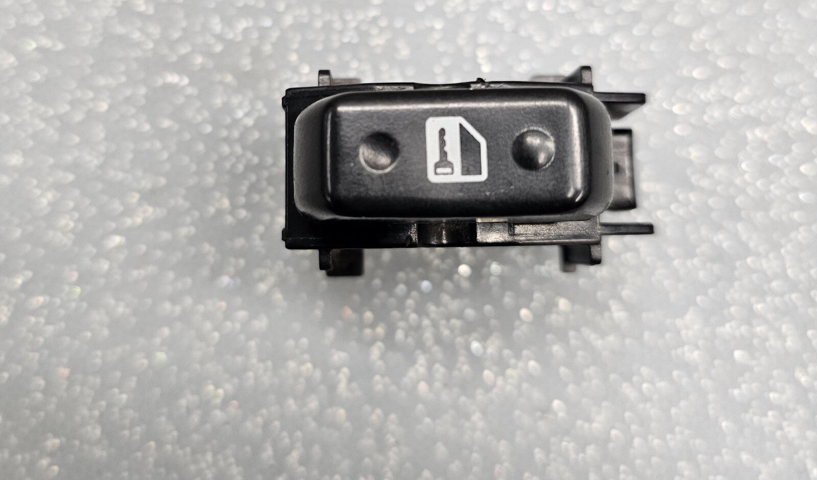 03 - 08 TOYOTA COROLLA BASE FRONT DOOR LOCK SWITCH OEM/TC