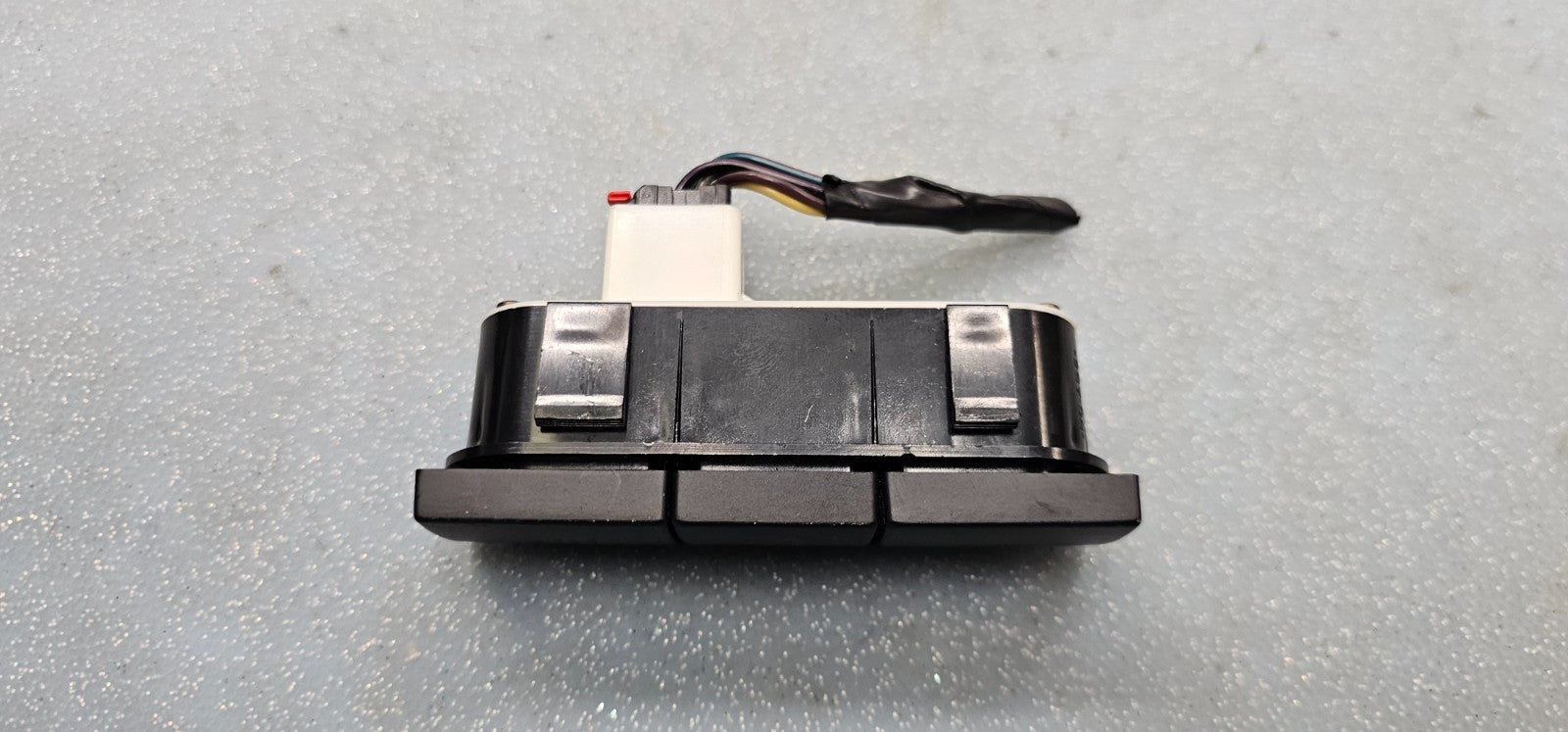 🔥06-09 FUSION MERCURY MILAN CENTER DASH HAZARD BUTTON SWITCH PASS RADIO BEZEL