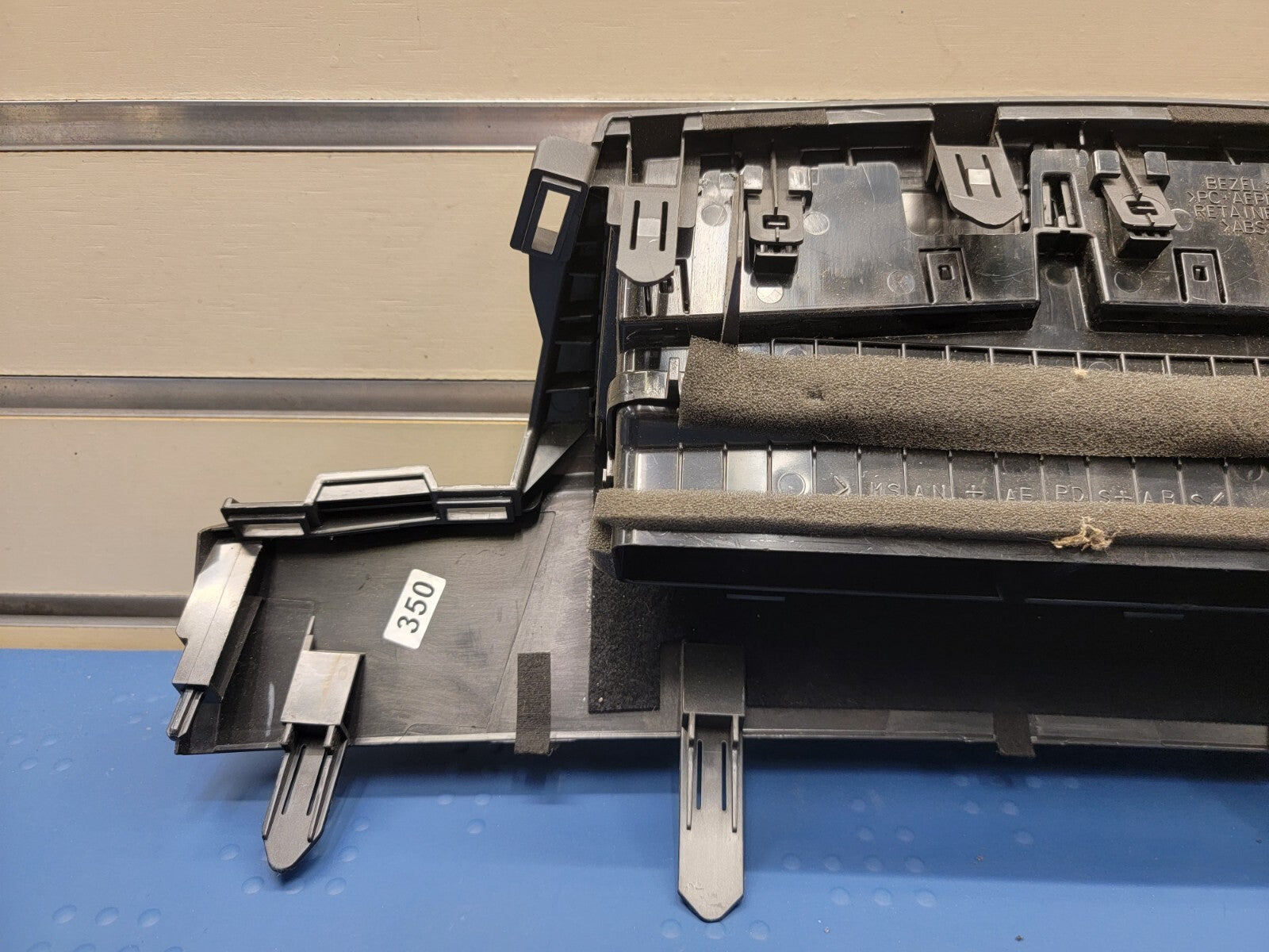 🔥2012-2014 Toyota Prius V Center Dash Vent Heater Air Conditioner Vents OEM
