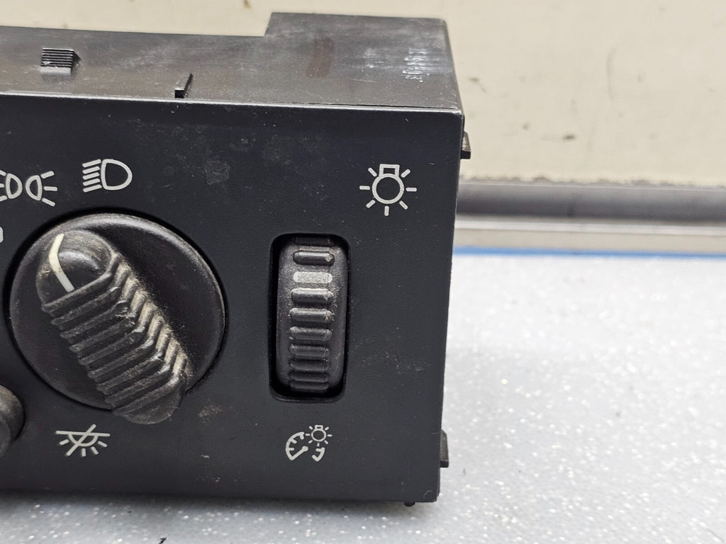 03-06 CHEVY SILVERADO GMC SIERRA HEADLIGHT DOME LIGHT DIMMER CONTROL SWITCH OEM