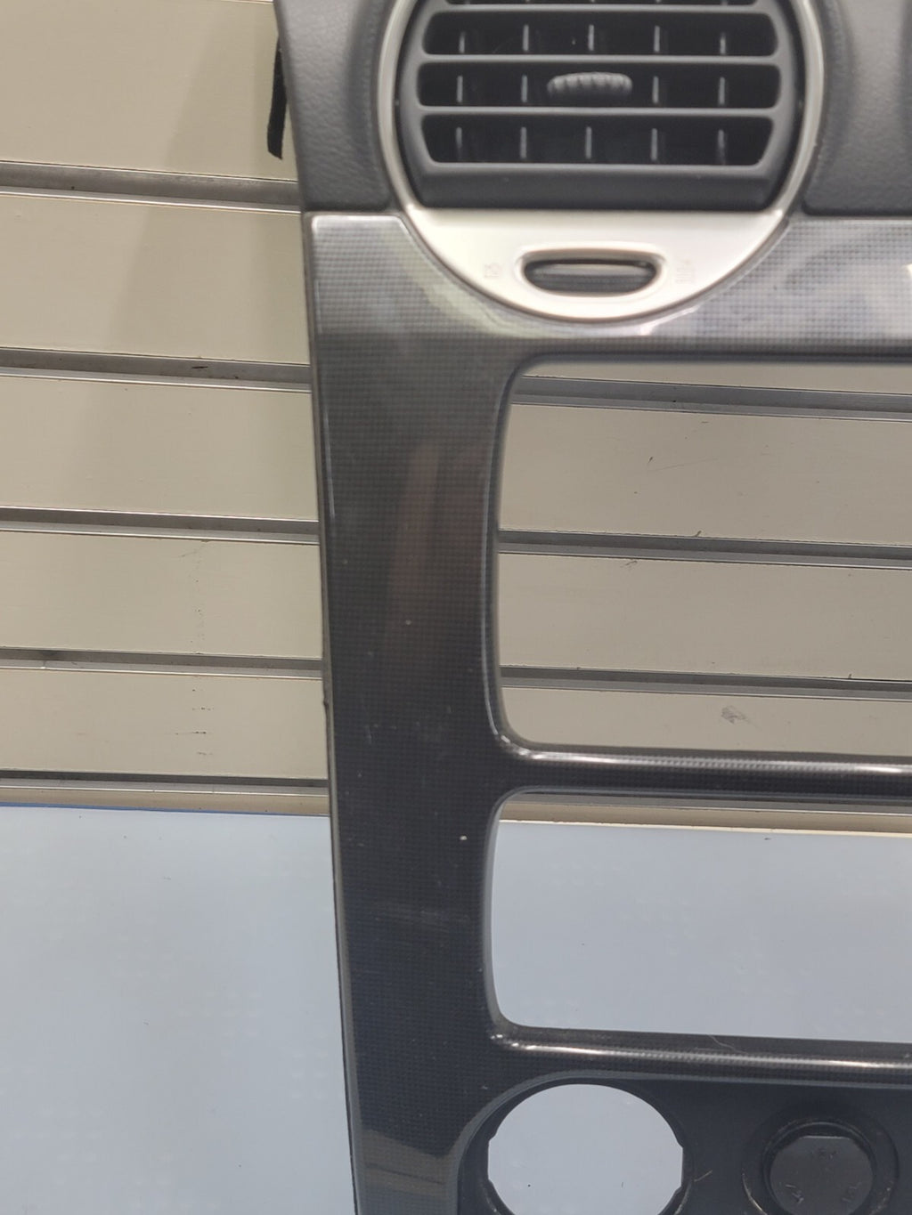 03-08 GMC ENVOY XL FRONT RADIO DASH VENT BEZEL CLIMATE CONTROL carbon fiber B45