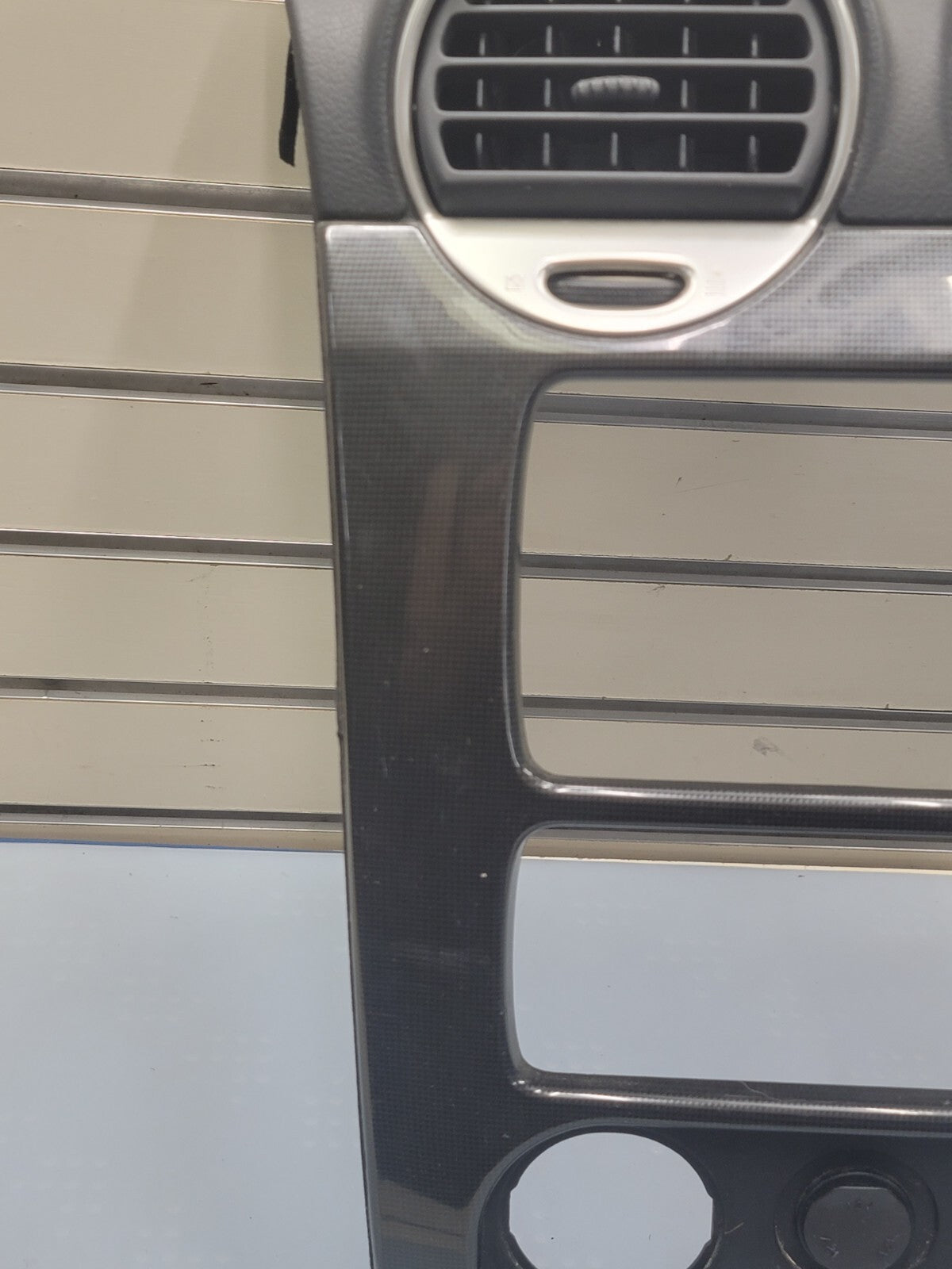 03-08 GMC ENVOY XL FRONT RADIO DASH VENT BEZEL CLIMATE CONTROL carbon fiber B45