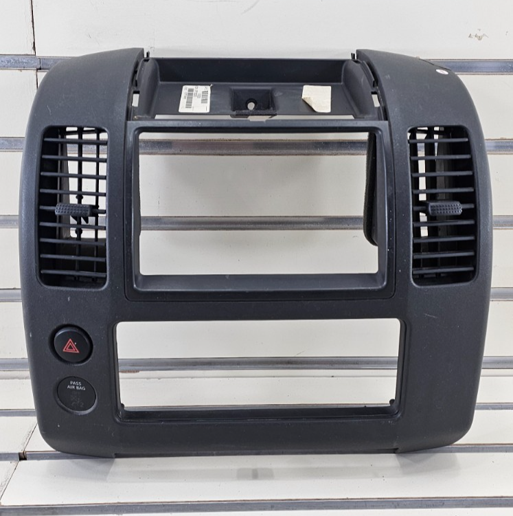 🔥05-12 Pathfinder Dash FM Radio Stereo Display Trim Panel Bezel Climate Gray
