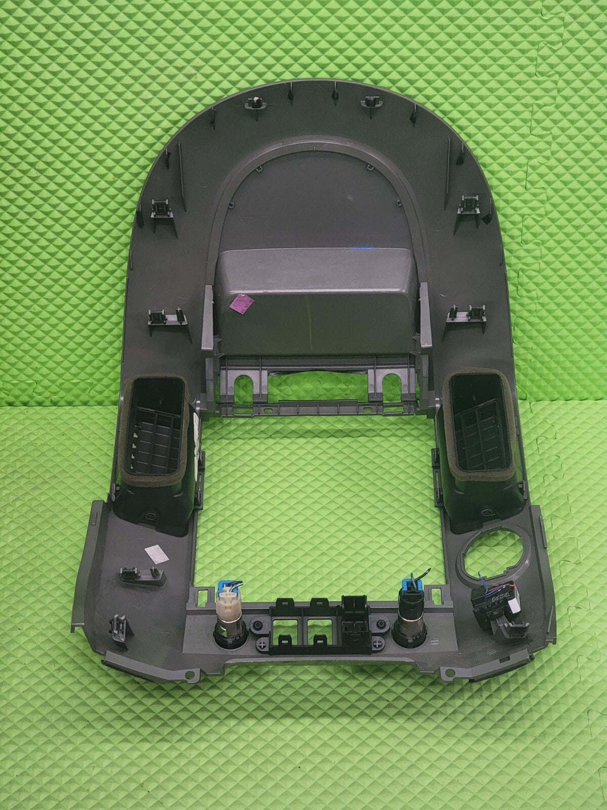 04-06 Nissan Titan Armada Center Dash Radio AC Surround Finisher Bezel Gray B47