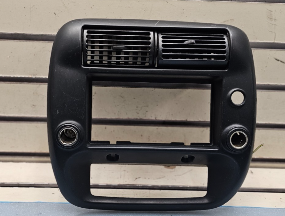 95-10 Ranger Explorer Center Dash Radio Stereo Display Bezel Trim Panel BLACK B2