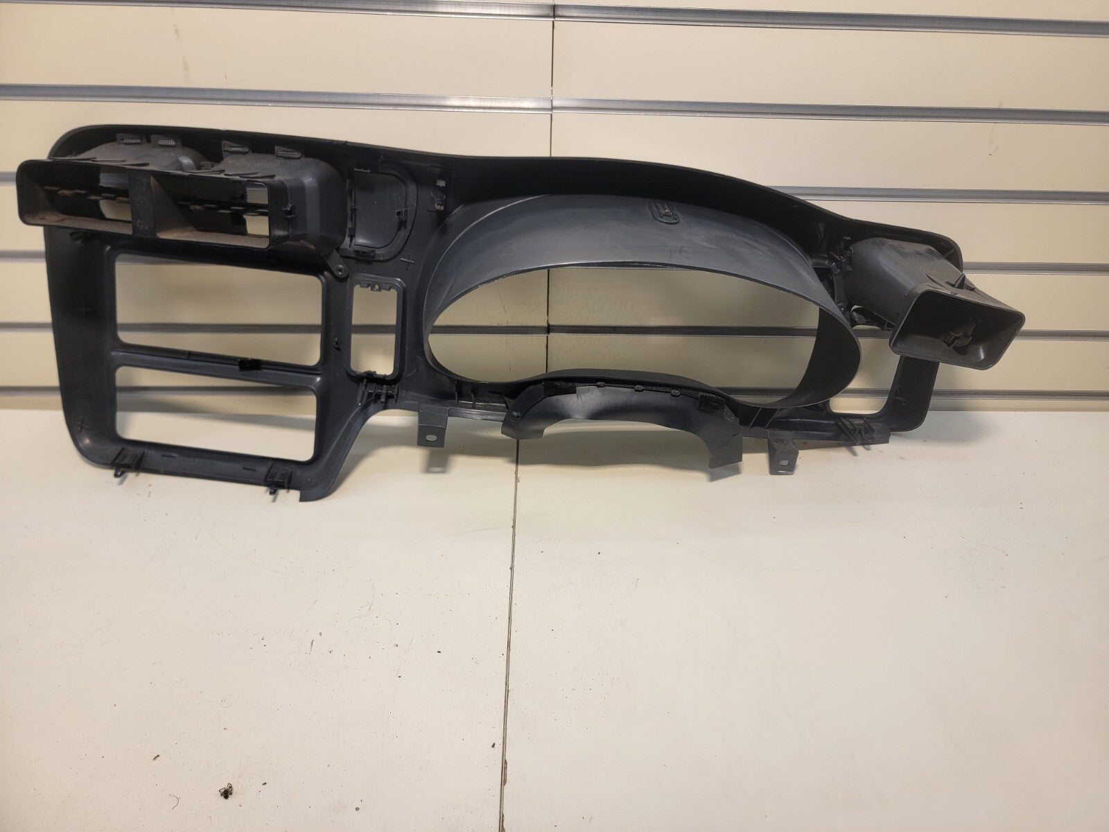98-04 BLAZER S10 JIMMY SONOMA Cluster Dash Radio Bezel Dark Gray C8