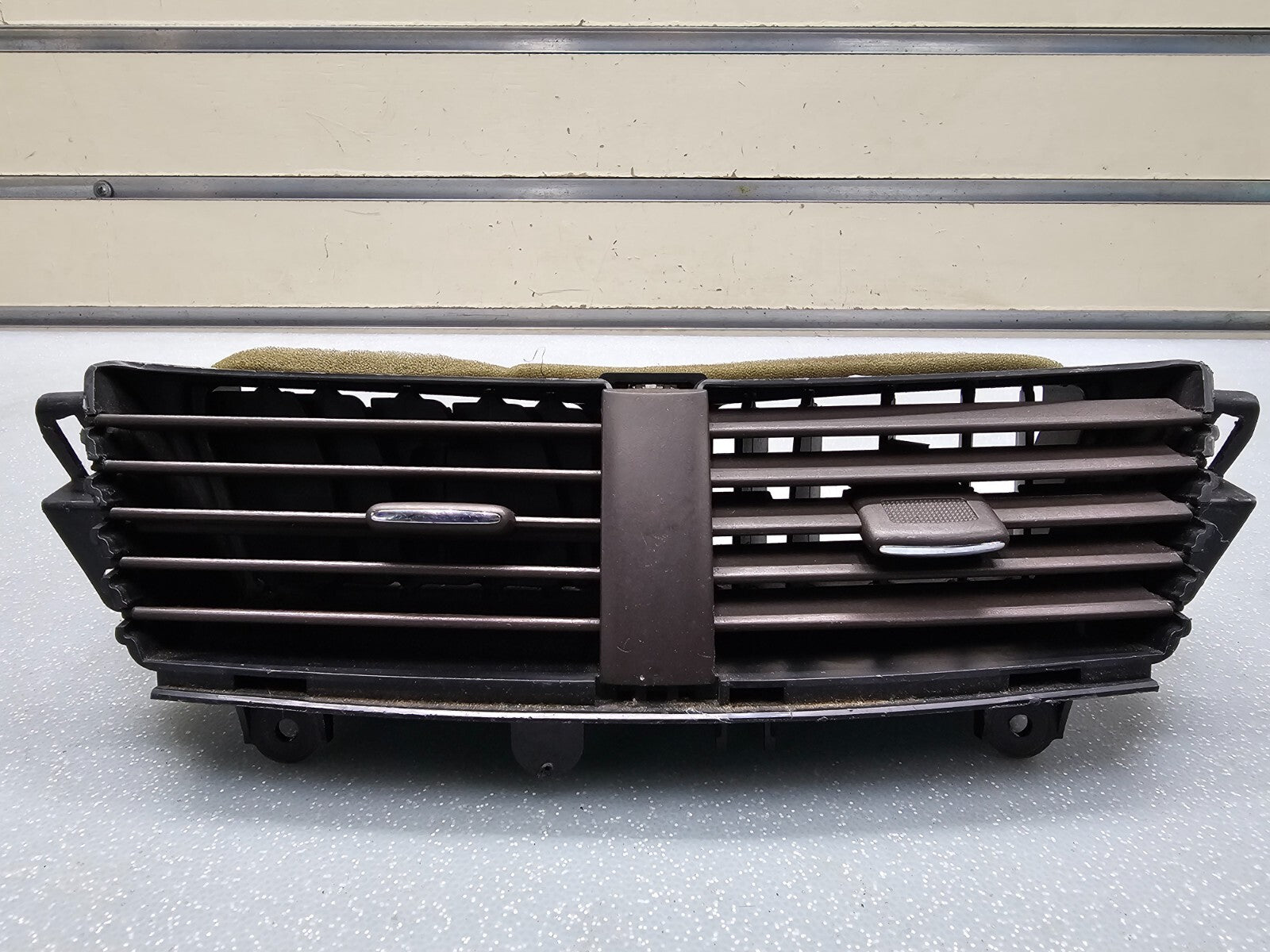 🔥08-12 Chevy MALIBU Dash A/C Heater AIR VENT Front Center Bezel Trim Brown VT46