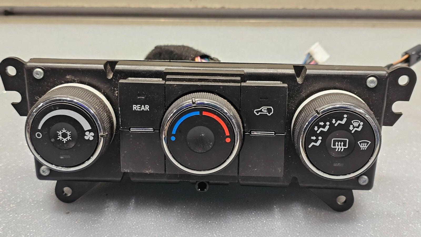🔥09-12 CHEVY TRAVERSE DASH CENTER AC HEATER CLIMATE TEMPERATURE CONTROL UNIT