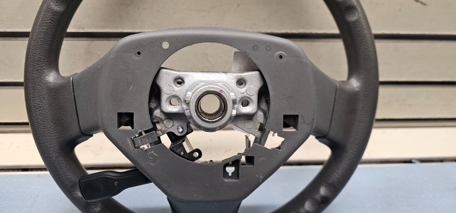 🔥06-12 TOYOTA RAV4 LEFT DRIVER STEERING COLUMN WHEEL COVER LEATHER GRAY OEM