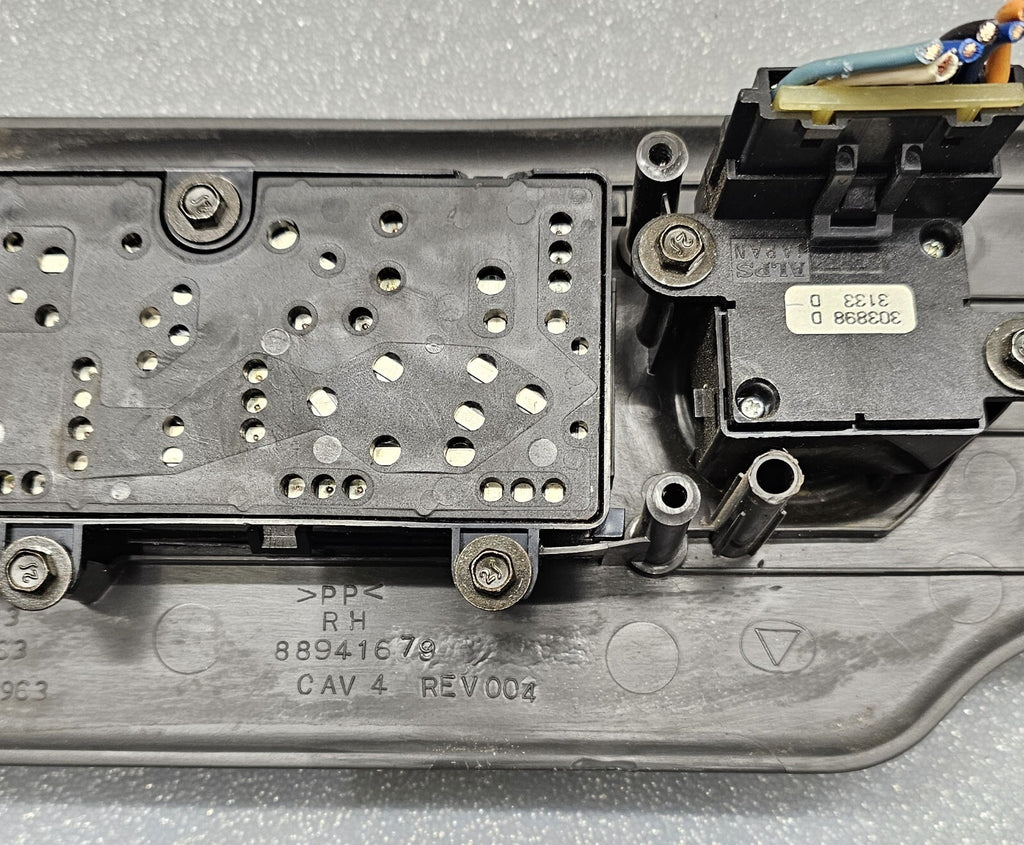 🔥03-06 SILVERADO SIERRA Front right  Power Seat Adjuster Heat SWITCH Bezel OEM