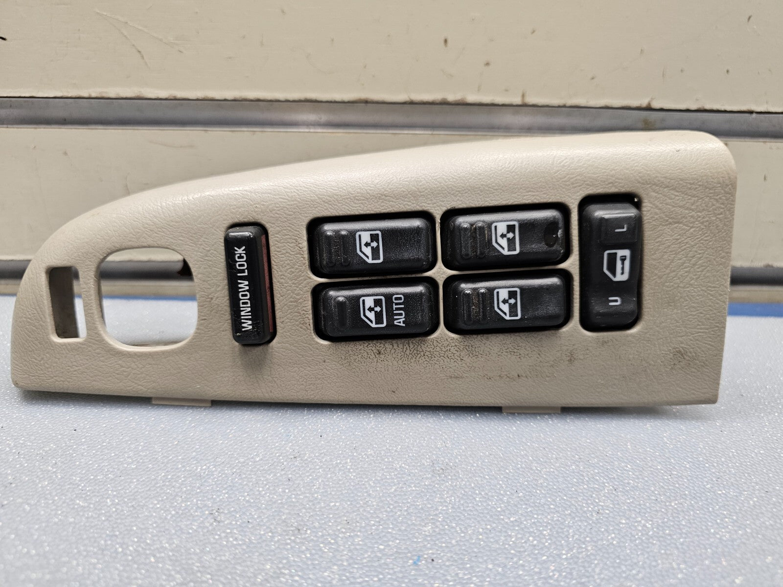 🔥99-02 Tahoe Suburban Yukon Left Driver Master Power Window Switch Assembly TAN
