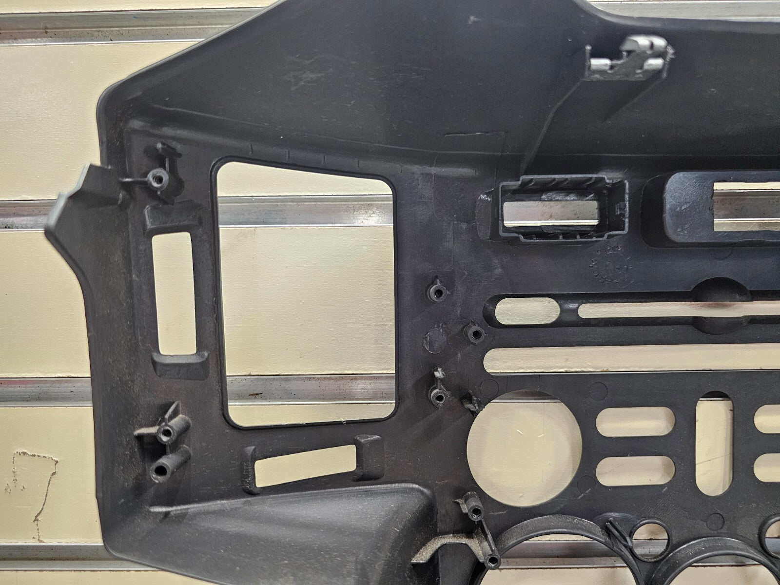 🔥06-08 ENDEAVOR Dash Center Radio Stereo Climate Trim Panel Bezel Black OEM
