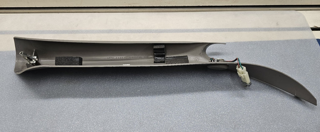 99-06 SILVERADO SIERRA Molding A PILLAR Trim LEFT Driver Speak Light GRAY p3
