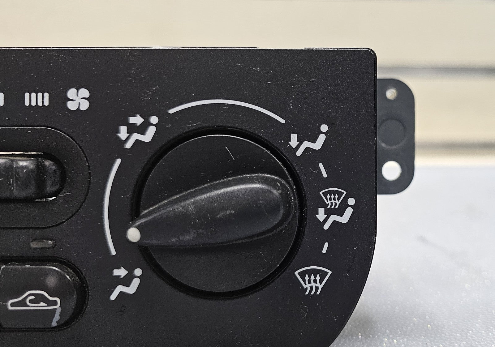 🔥00-02 Saturn S-Series Dash A/C Heater Climate Temperature Control Conditioner