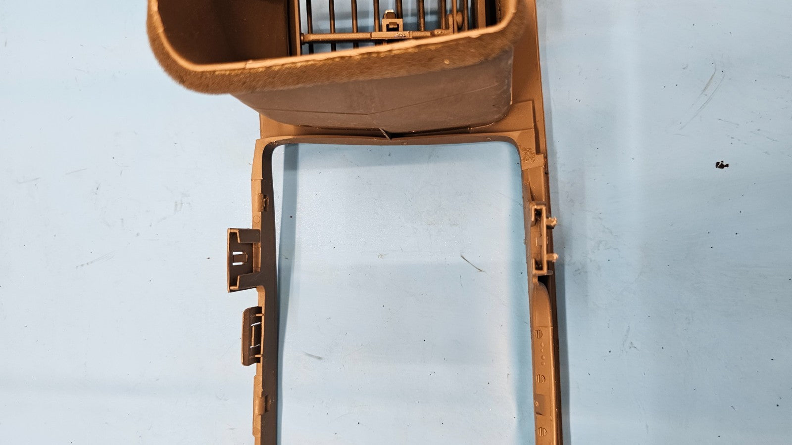 🔥03-08 COROLLA CENTER DASH AM FM RADIO STEREO BEZEL TRIM PANEL OEM TAN