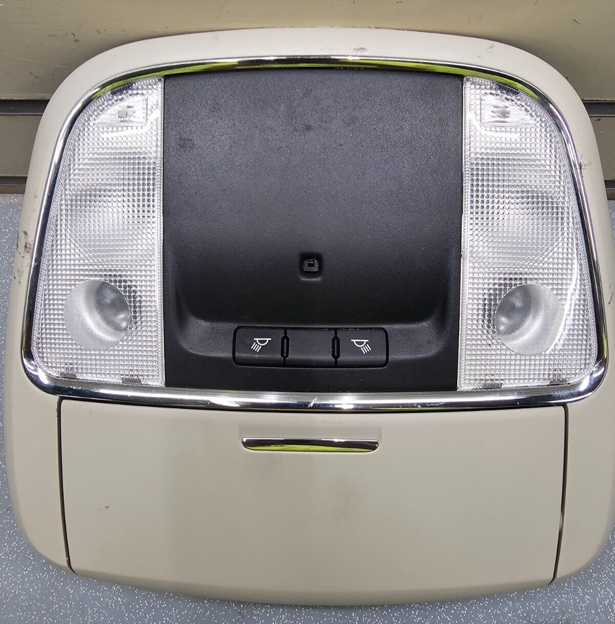 14-20 DODGE DURANGO CENTER OVERHEAD CONSOLE ROOF DOME LIGHT STORAGE LT TAN/BLACK