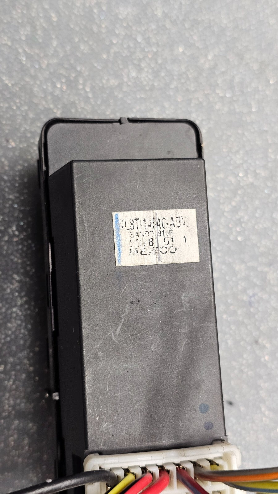 🔥01-07 Escape Mariner Tribute Front Left Driver Master Door Window Switch Black