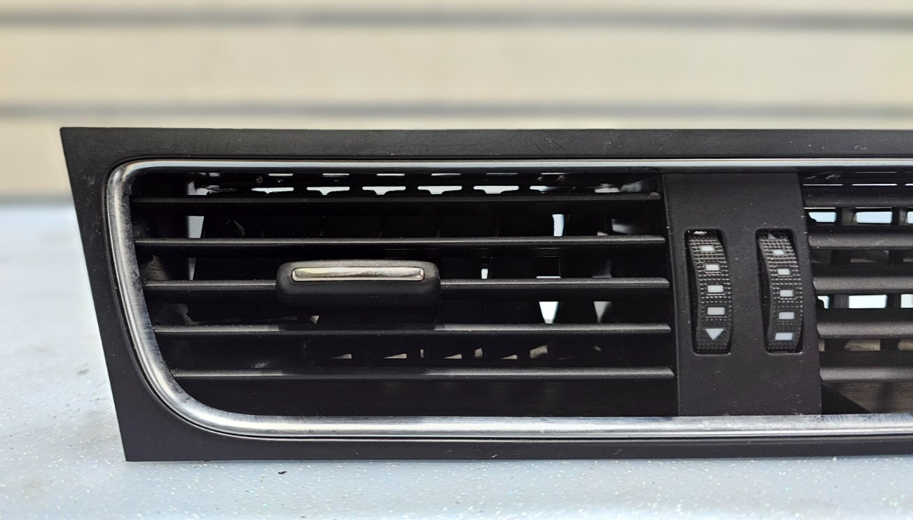 09-12 Audi A4 S4 A5 Center Dash AC Air Vent Heater Conditioner Instrument Black