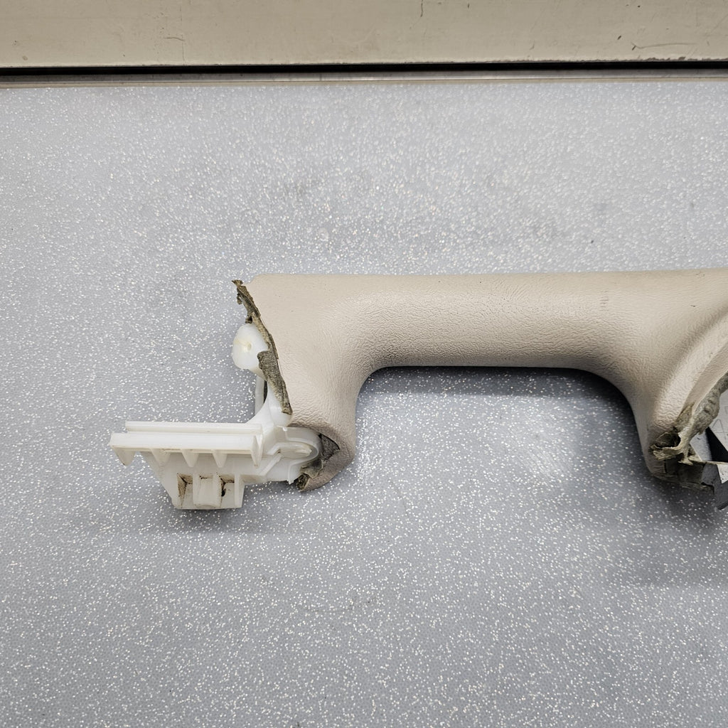 03-06 Chevrolet GMC Silverado Tahoe Front Right Door Armrest Handle Light Tan H2
